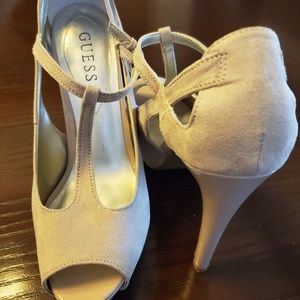 Suede nude Guess peep toes
